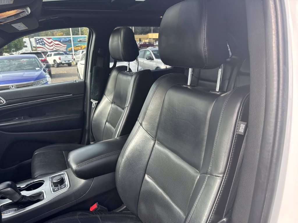Used 2019 White/off-white Jeep Limited image 5