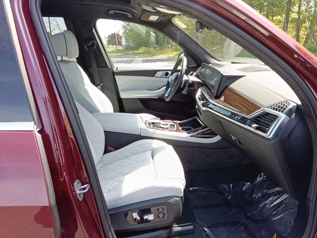 Used 2026 Aventurin Red Metallic BMW xDrive40i image 20