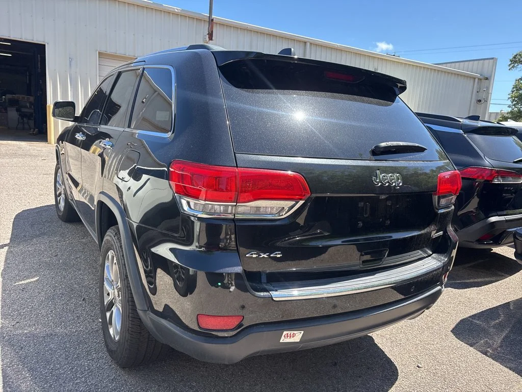 Used 2015 Black Jeep Limited image 14