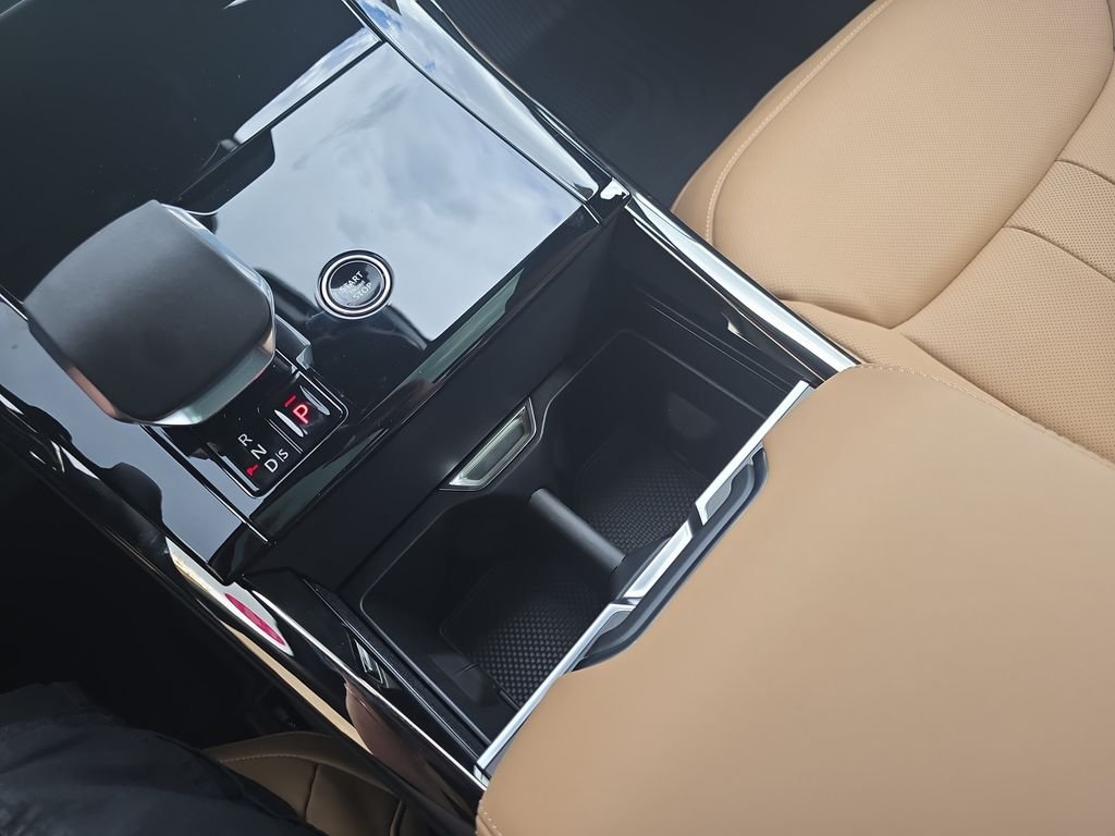 New 2026 Carpathian Grey Land Rover SE image 18
