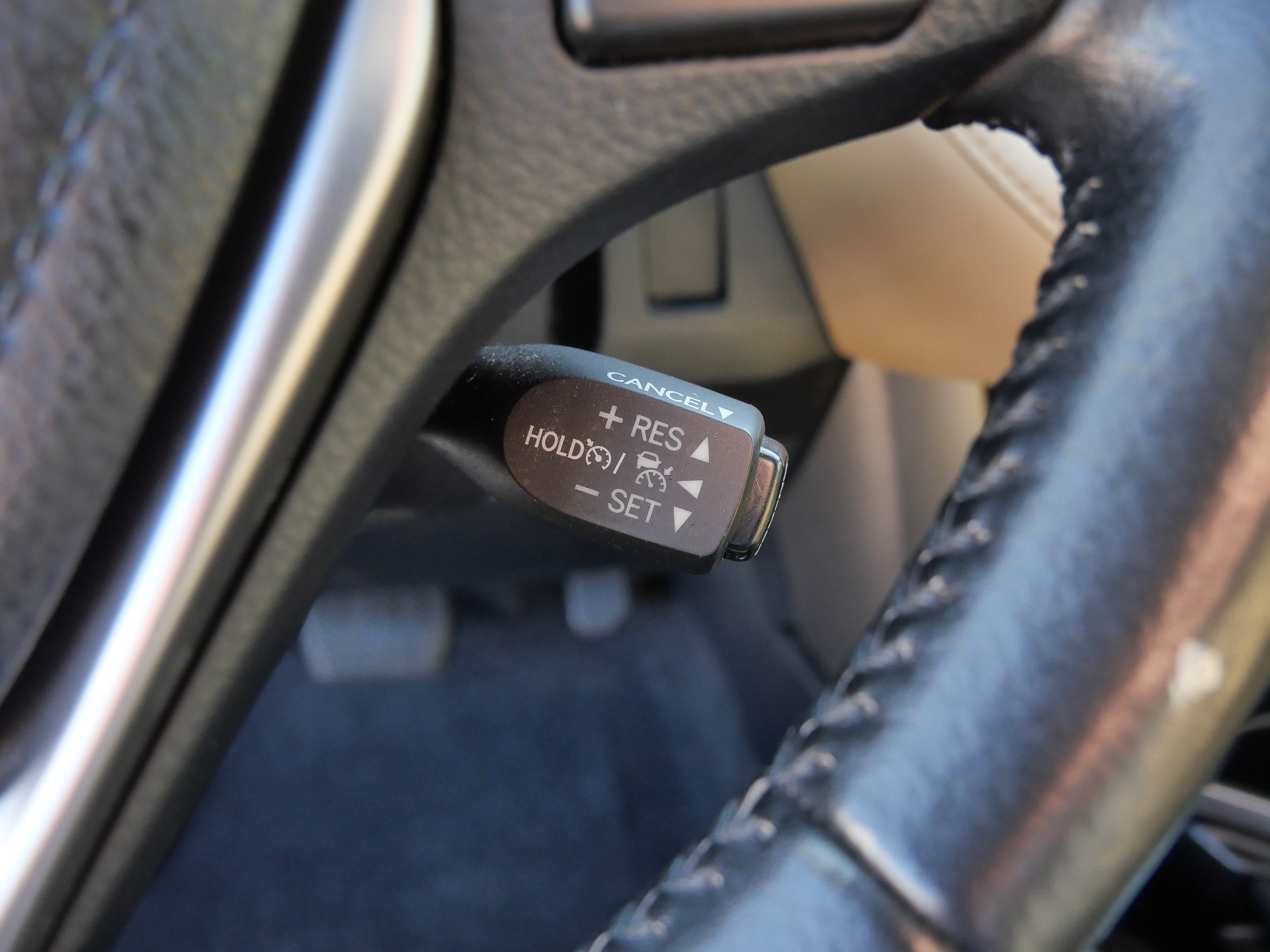 Certified Used 2018 Blizzard Pearl Toyota Hybrid Limited image 29