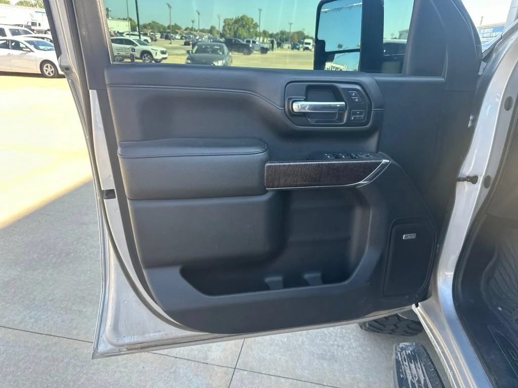 Used 2020 QUICKSILVER METALLIC GMC Denali image 8