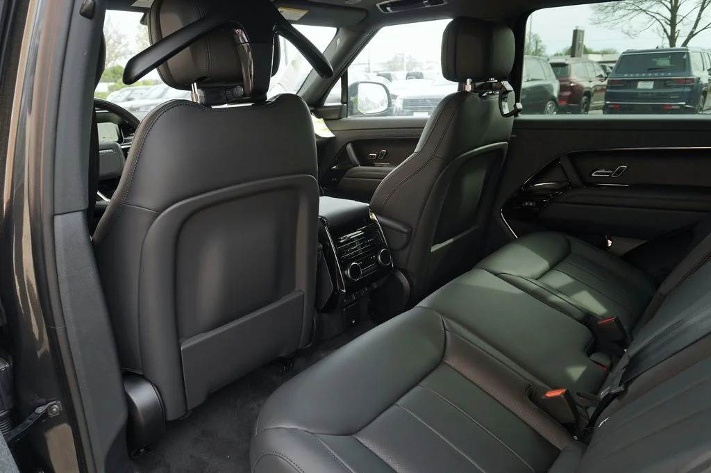 New 2026 Carpathian Grey Land Rover SE image 30
