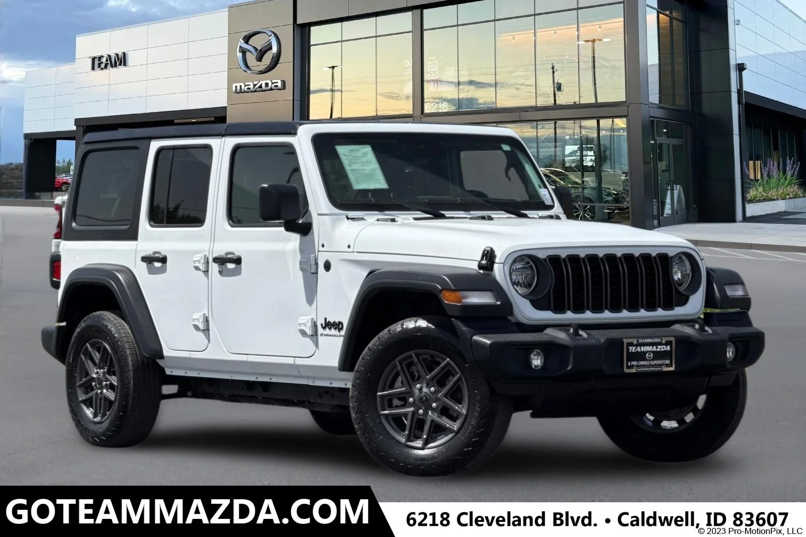 2025 Jeep Wrangler Sport S's photo