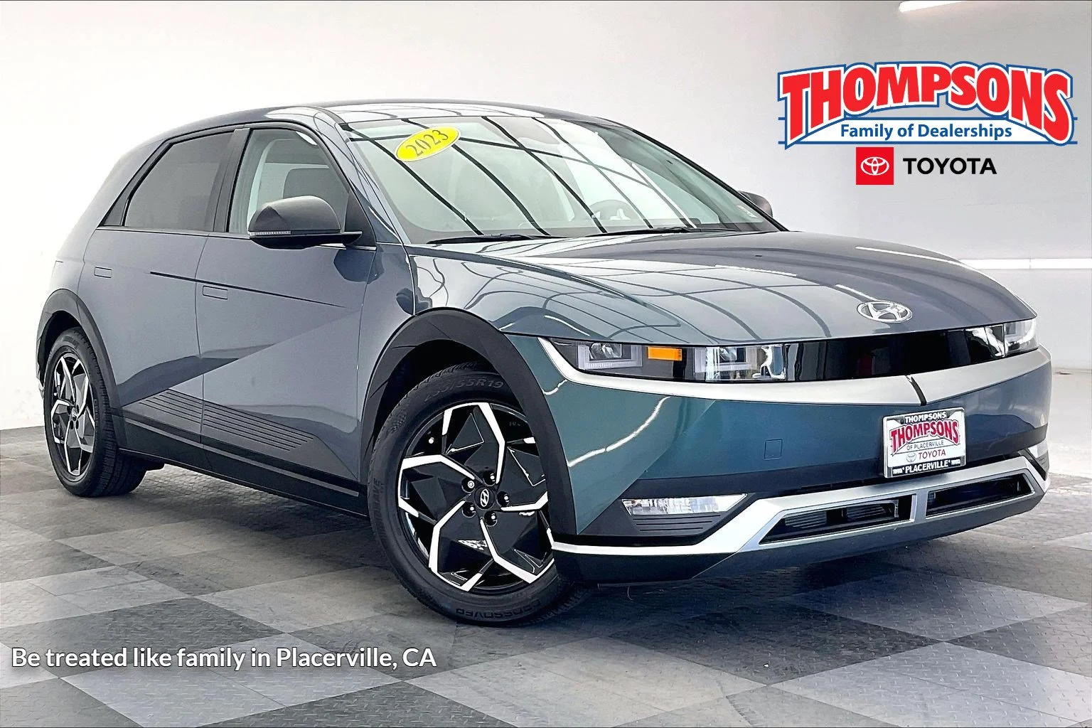 Used 2023 Digital Teal Hyundai SE image 1