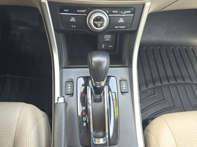 Used 2014 White Honda EX-L image 16