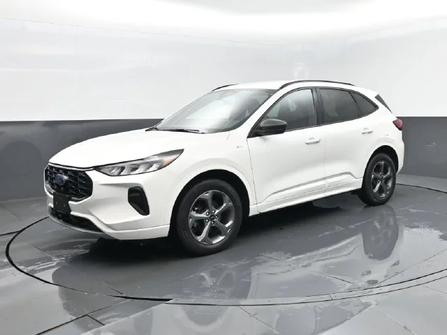 Used 2023 White Metallic Ford ST-Line image 1