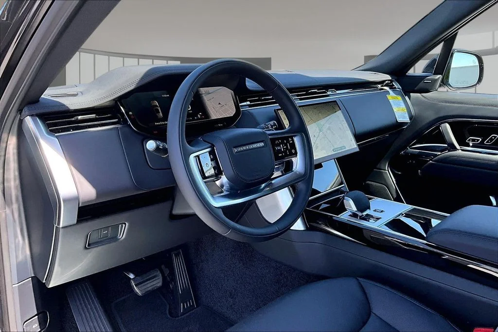 New 2026 Black Land Rover SE image 7