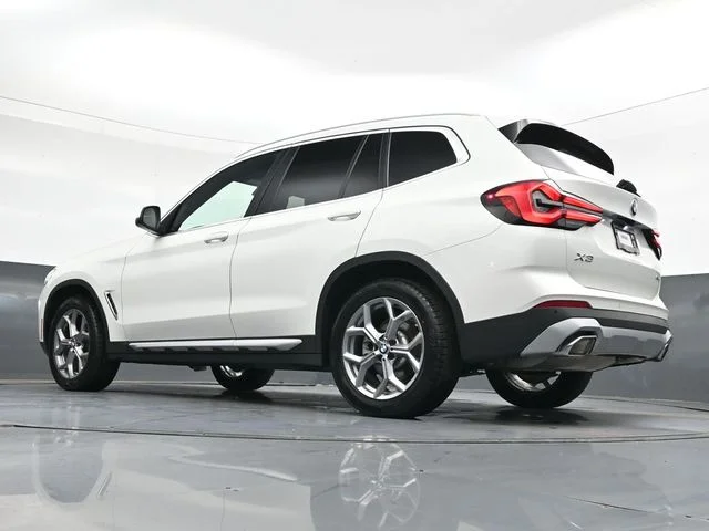 Used 2024  BMW xDrive30i image 34