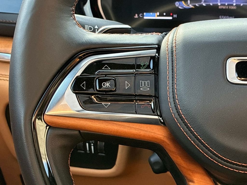 Used 2025 White Jeep Summit Reserve image 27