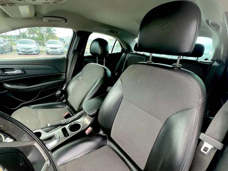 Used 2014  Chevrolet LT image 5
