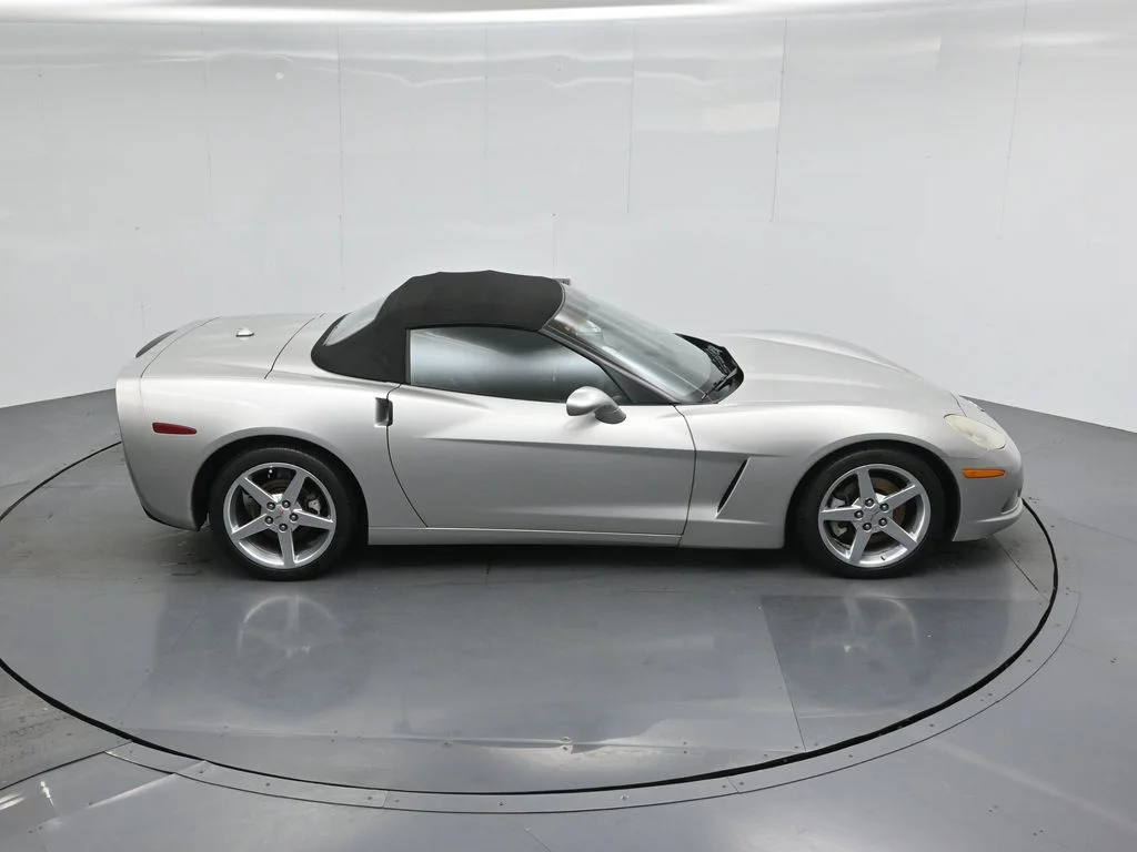 Used 2005 Silver Chevrolet Base image 33