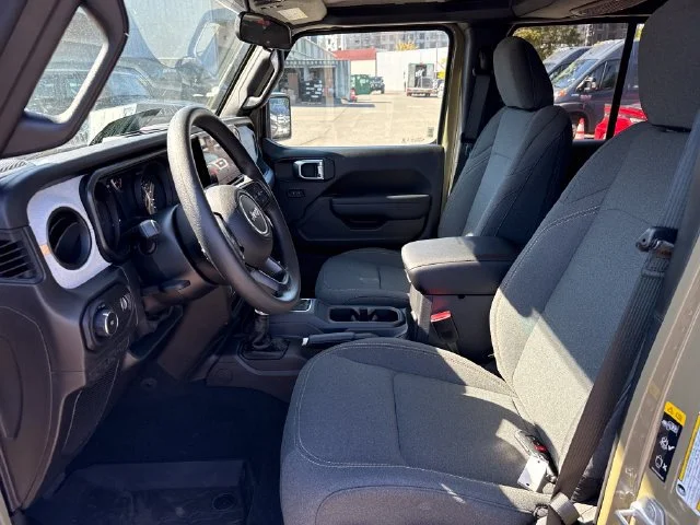 Used 2026 41 Jeep Sport image 14