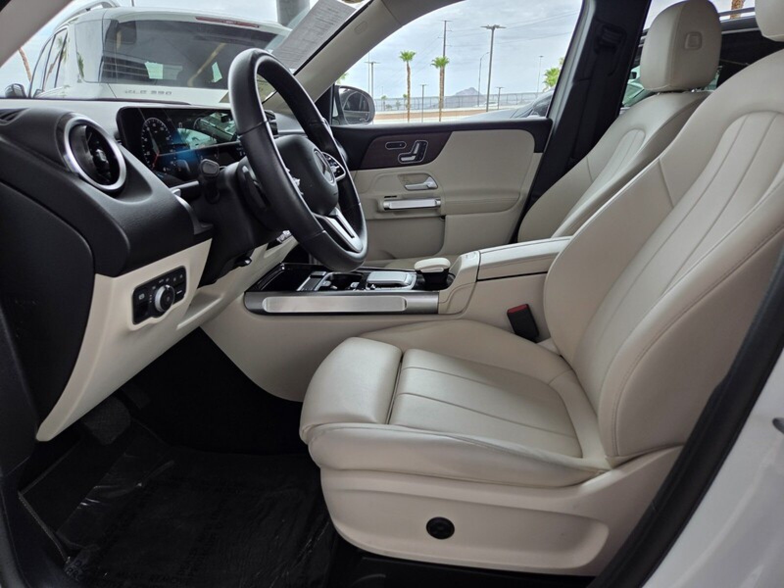 Certified Used 2022 Polar White Mercedes-Benz GLB 250 image 13