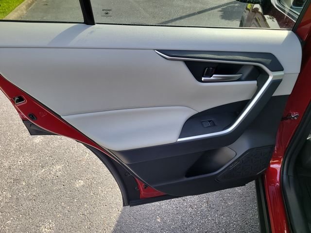 Used 2025 Red Toyota XLE Premium image 11