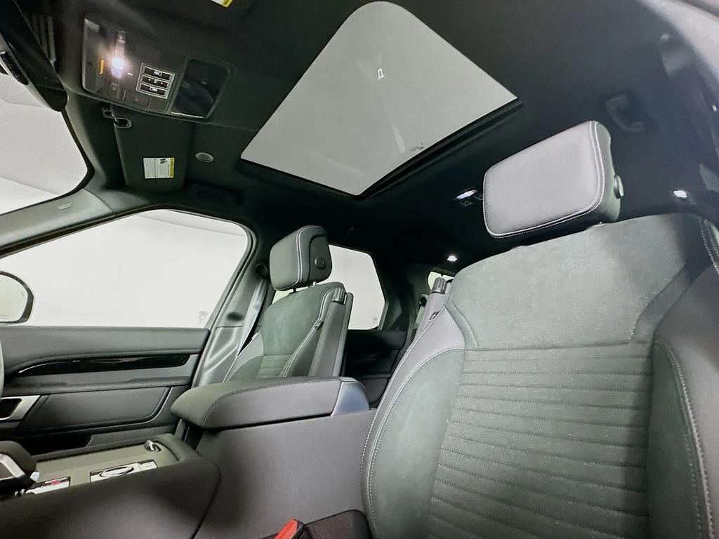 New 2026 Santorini Black Land Rover S image 16