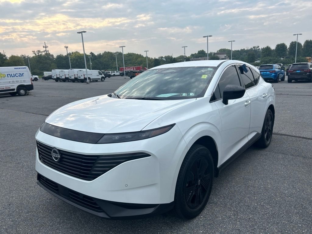 Used 2025 White Nissan SV image 1