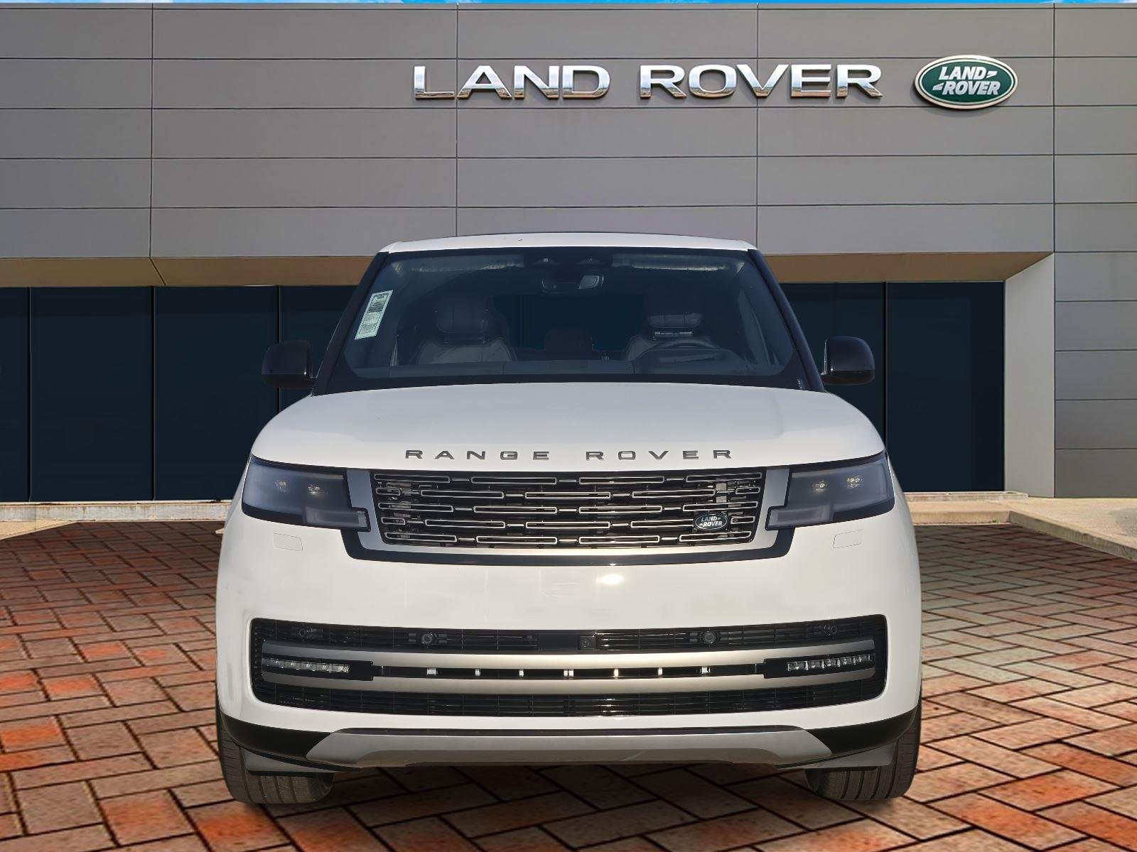 New 2026 Fuji White Land Rover SE image 2