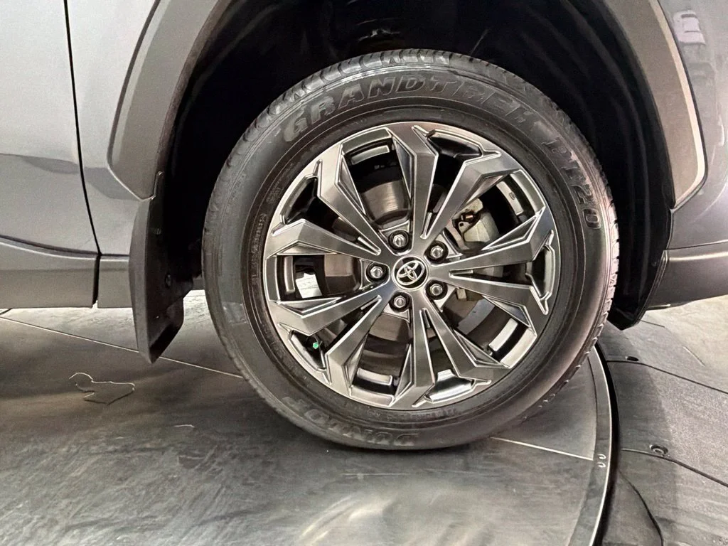 Used 2023 Gray Toyota XLE Premium image 9