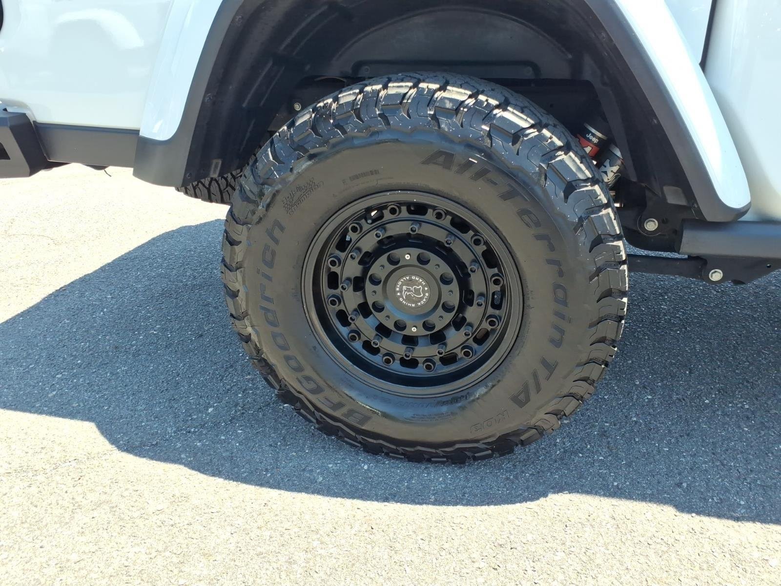 Used 2021 Bright White Clearcoat Jeep Mojave image 12