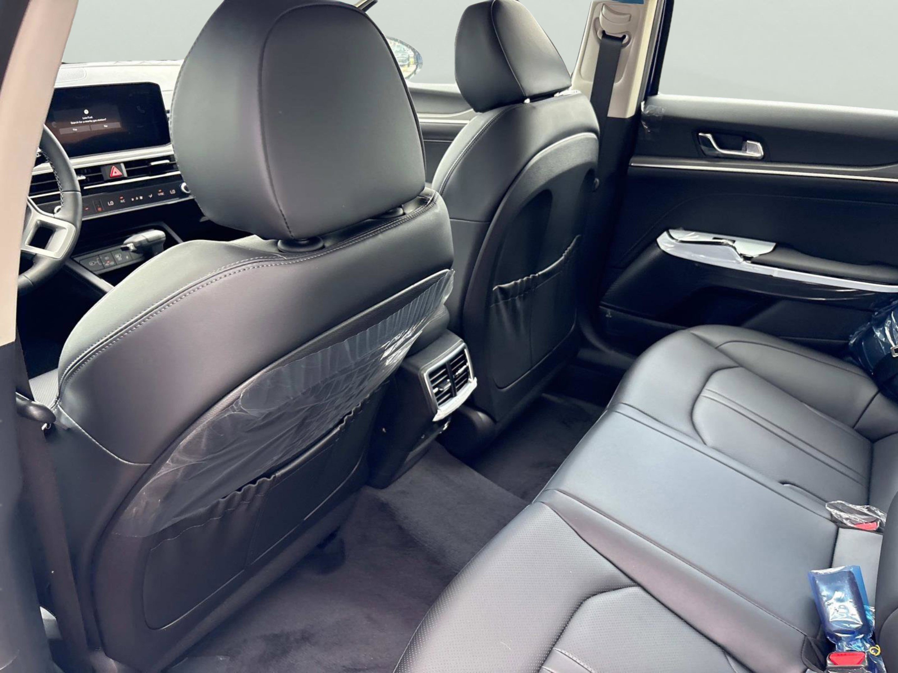 New 2025 Yacht Blue Kia EX image 15