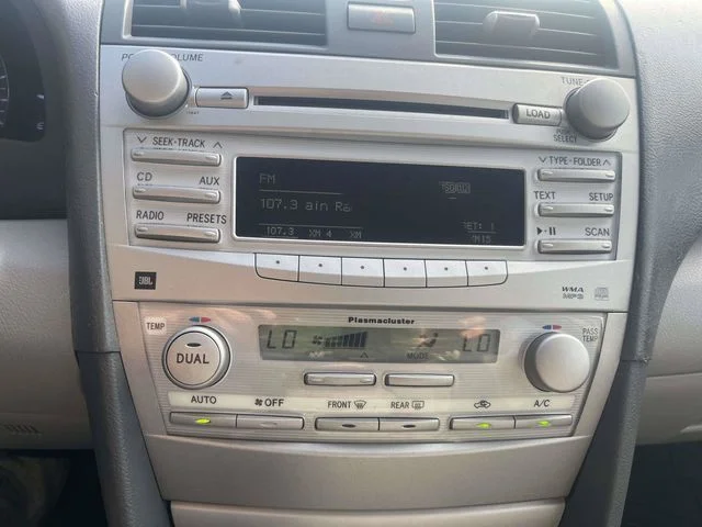 Used 2010 Blue Toyota Base image 28