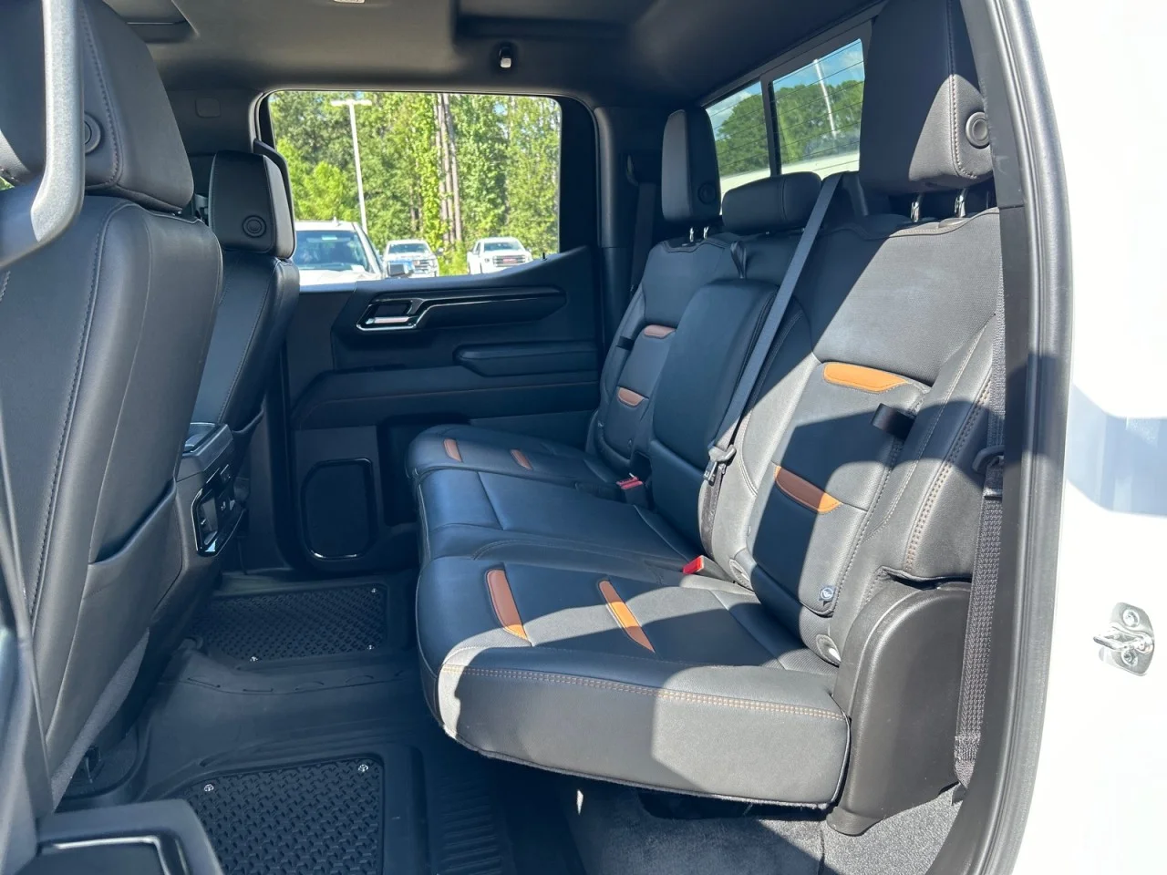 Used 2025 Summit White GMC AT4 image 20