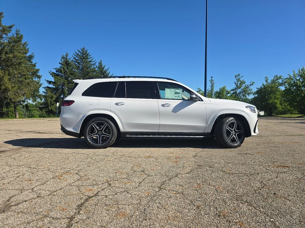 New 2026 MANUFAKTUR Moonlight White Metallic Mercedes-Benz GLS 450 image 17