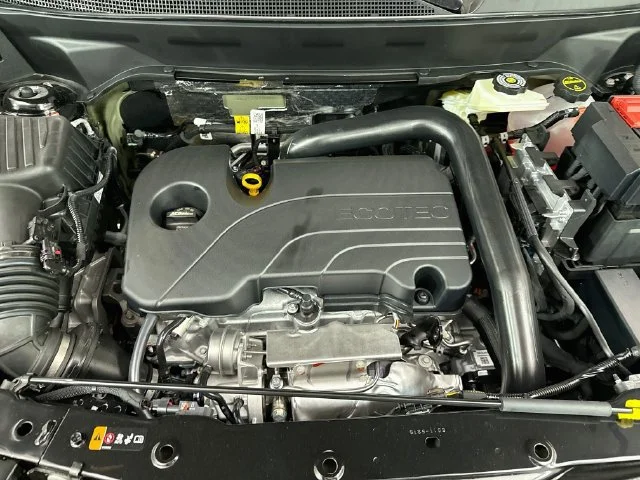 New 2027 Mosaic Black Metallic Chevrolet LT image 32