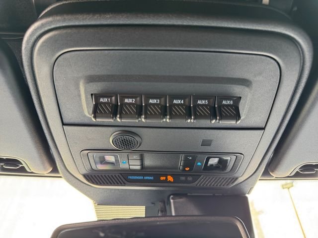 Used 2023 White Ford Wildtrak image 24