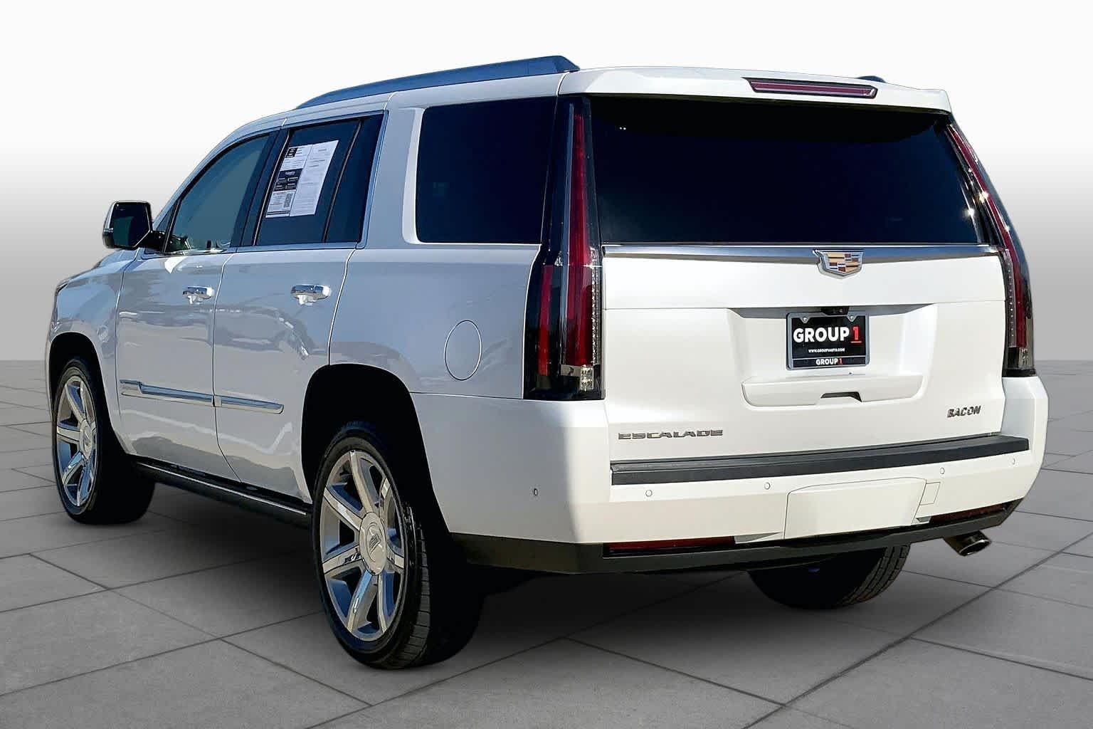 Used 2019 Crystal White Tricoat Cadillac Premium Luxury image 12
