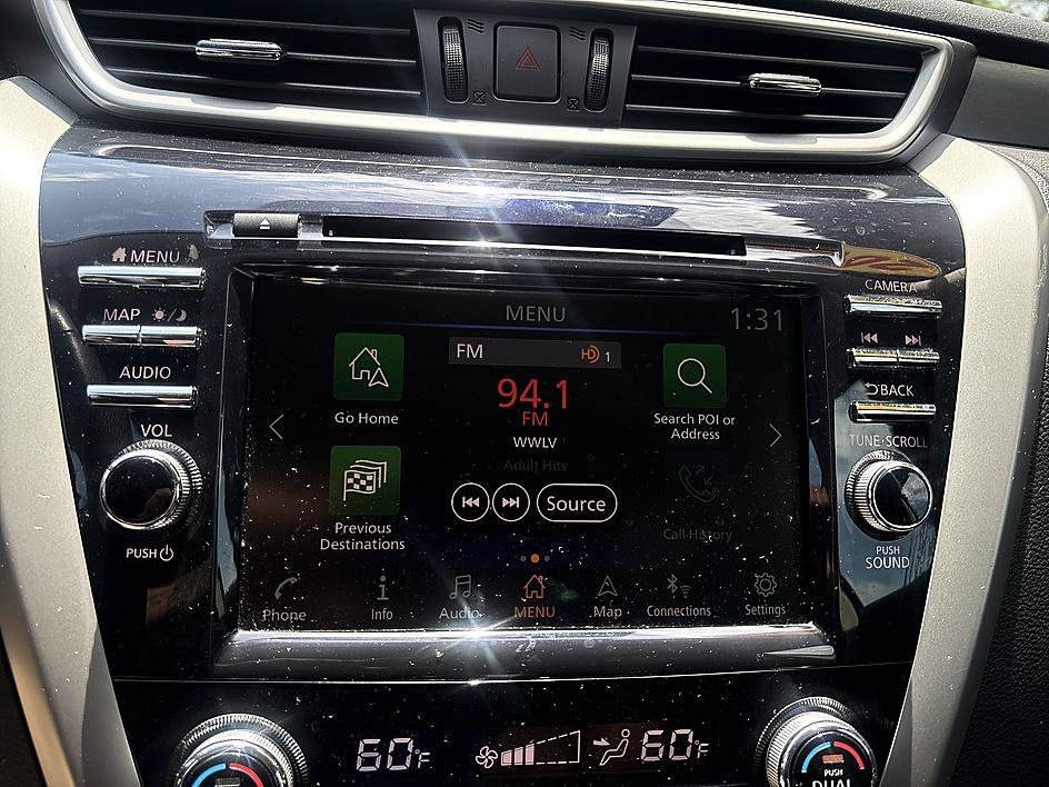 Used 2019 Pearl White Tricoat Nissan SL image 3
