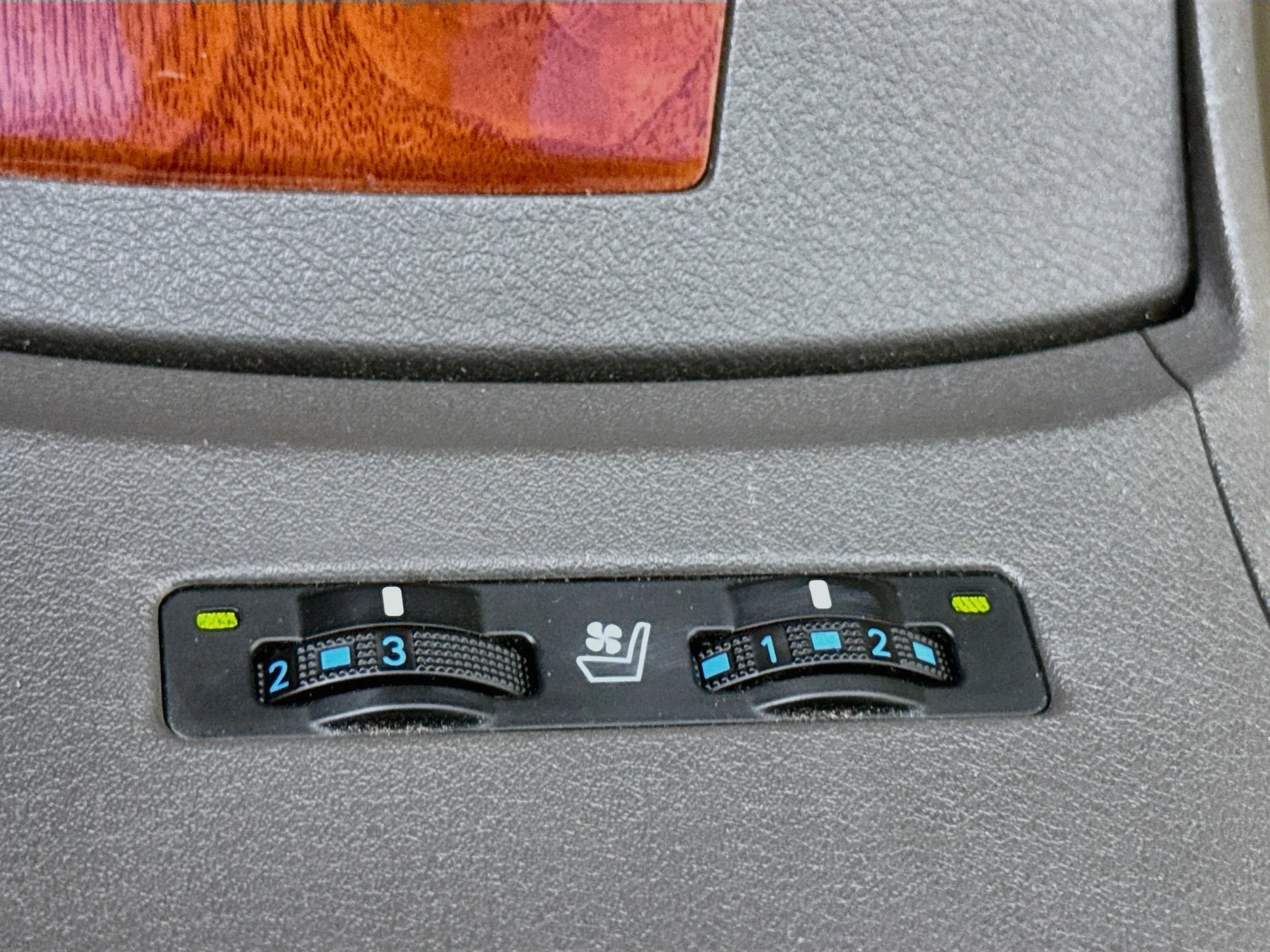 Used 2010 Starfire Pearl Lexus 350 image 20