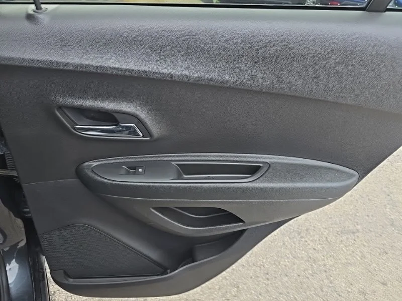 Used 2016 Gray Chevrolet LT image 30
