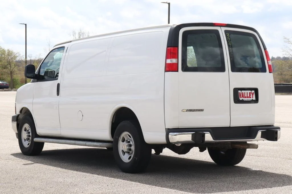 Used 2024 Summit White Chevrolet Work Van image 6