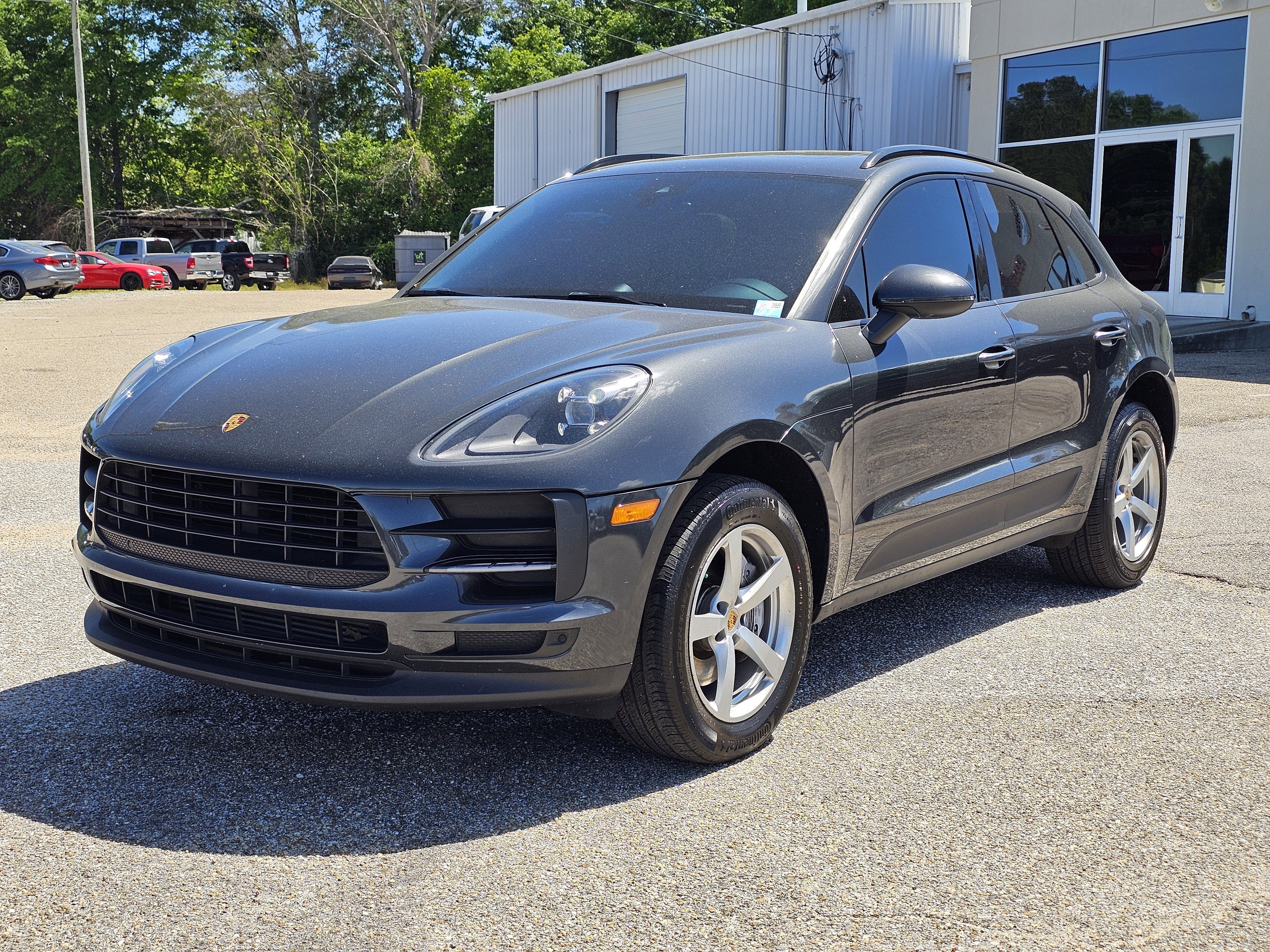 2021 Porsche Macan -'s photo