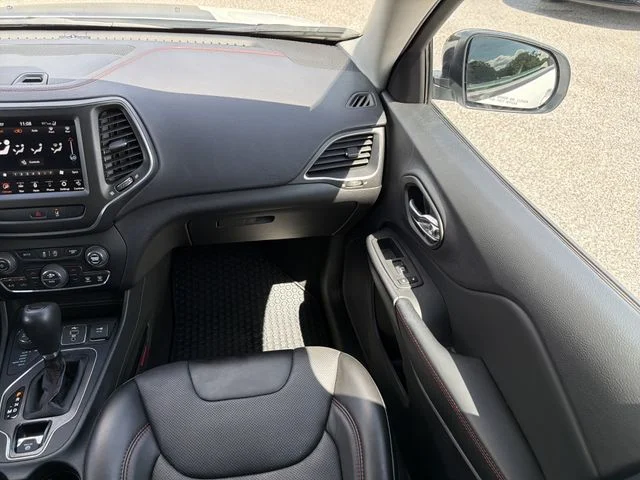 Used 2022 White Jeep Trailhawk image 15