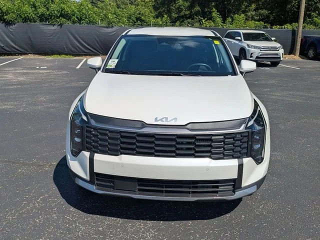Used 2026 Snow White Pearl Kia LX image 4