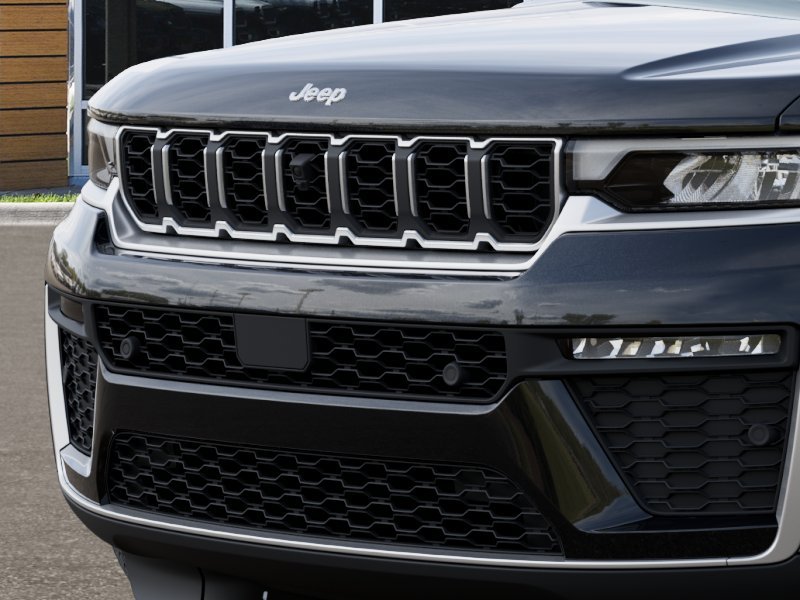New 2026 Diamond Black Crystal Pearlcoat Jeep Limited image 37