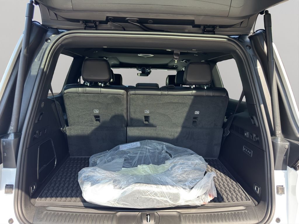 New 2026 Bright White Clear-Coat Exterior Paint Jeep Upland image 8