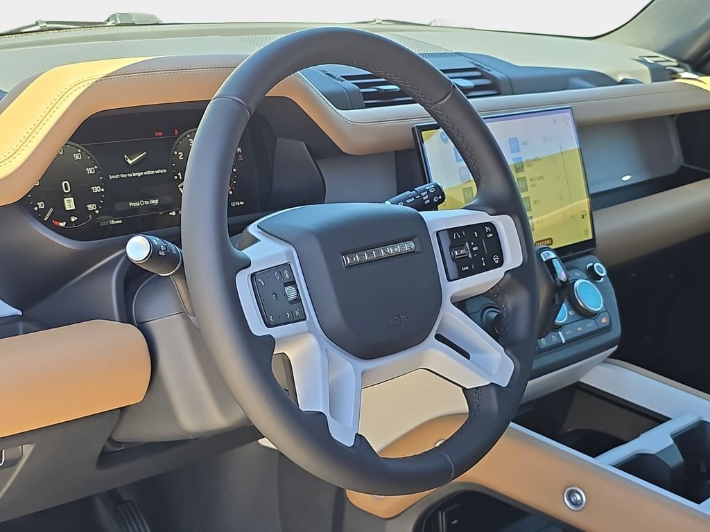 New 2026 Santorini Black Land Rover X-Dynamic SE image 17