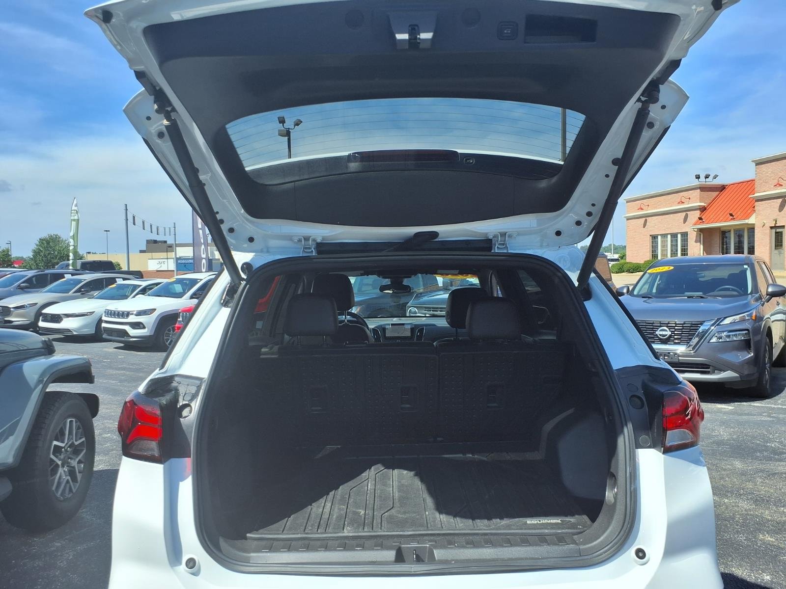 Used 2022 White Chevrolet RS image 10