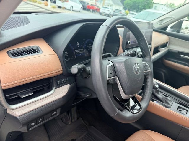 Used 2024 White Toyota  image 10