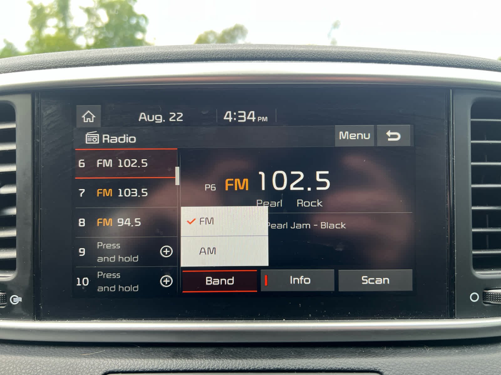 Used 2022 Snow White Pearl Kia LX image 16