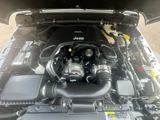 Used 2018 Silver Jeep Sport S image 25