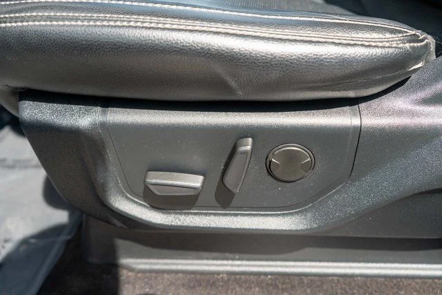 Used 2020 White Ford Lariat image 18