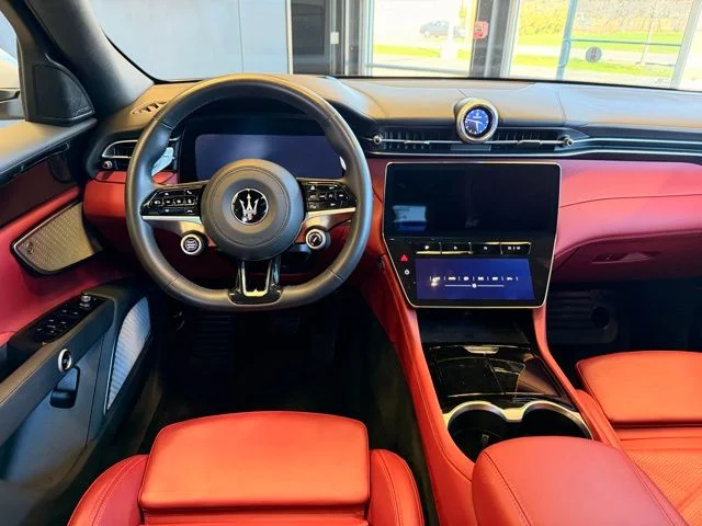 Used 2023 White Maserati Modena image 18