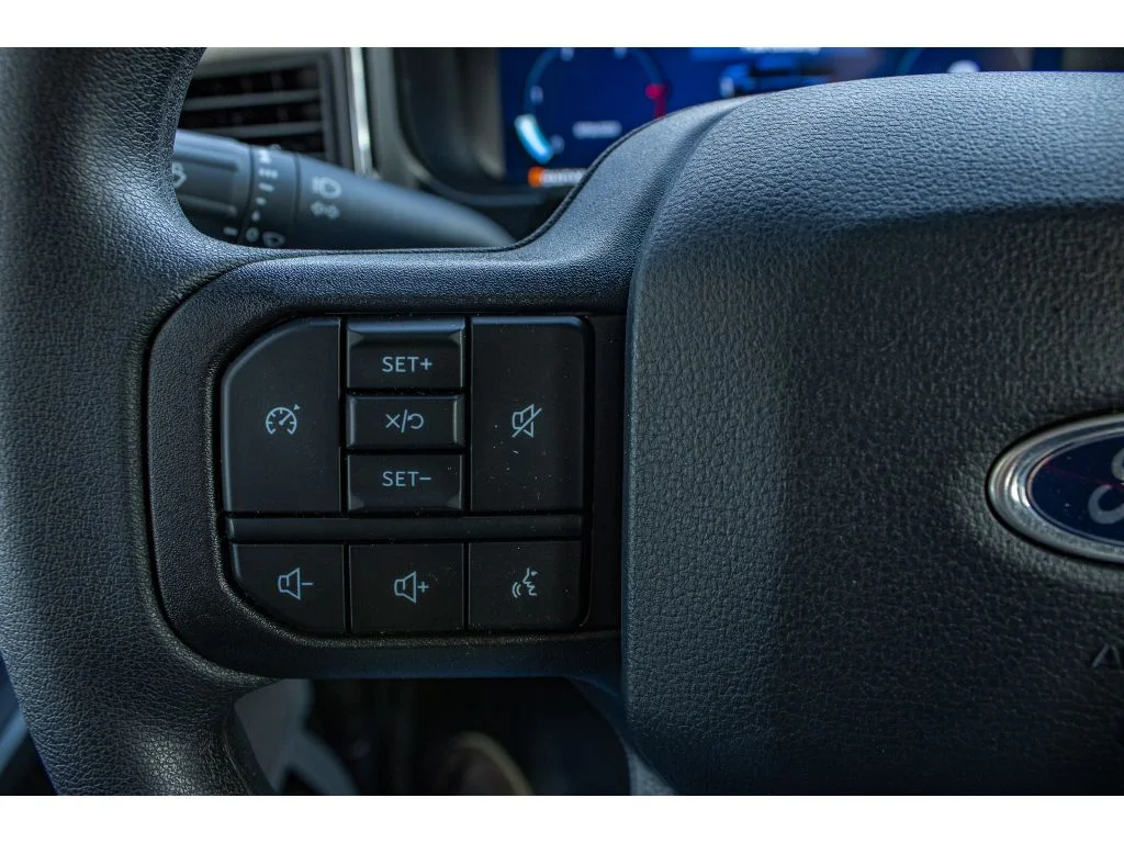 New 2026 Carbonized Gray Metallic Ford XLT image 24