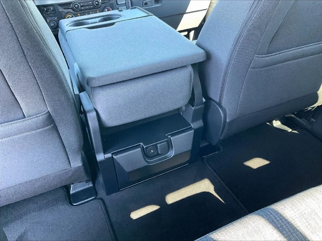 New 2027 Agate Black Metallic Ford F-350® XLT image 19