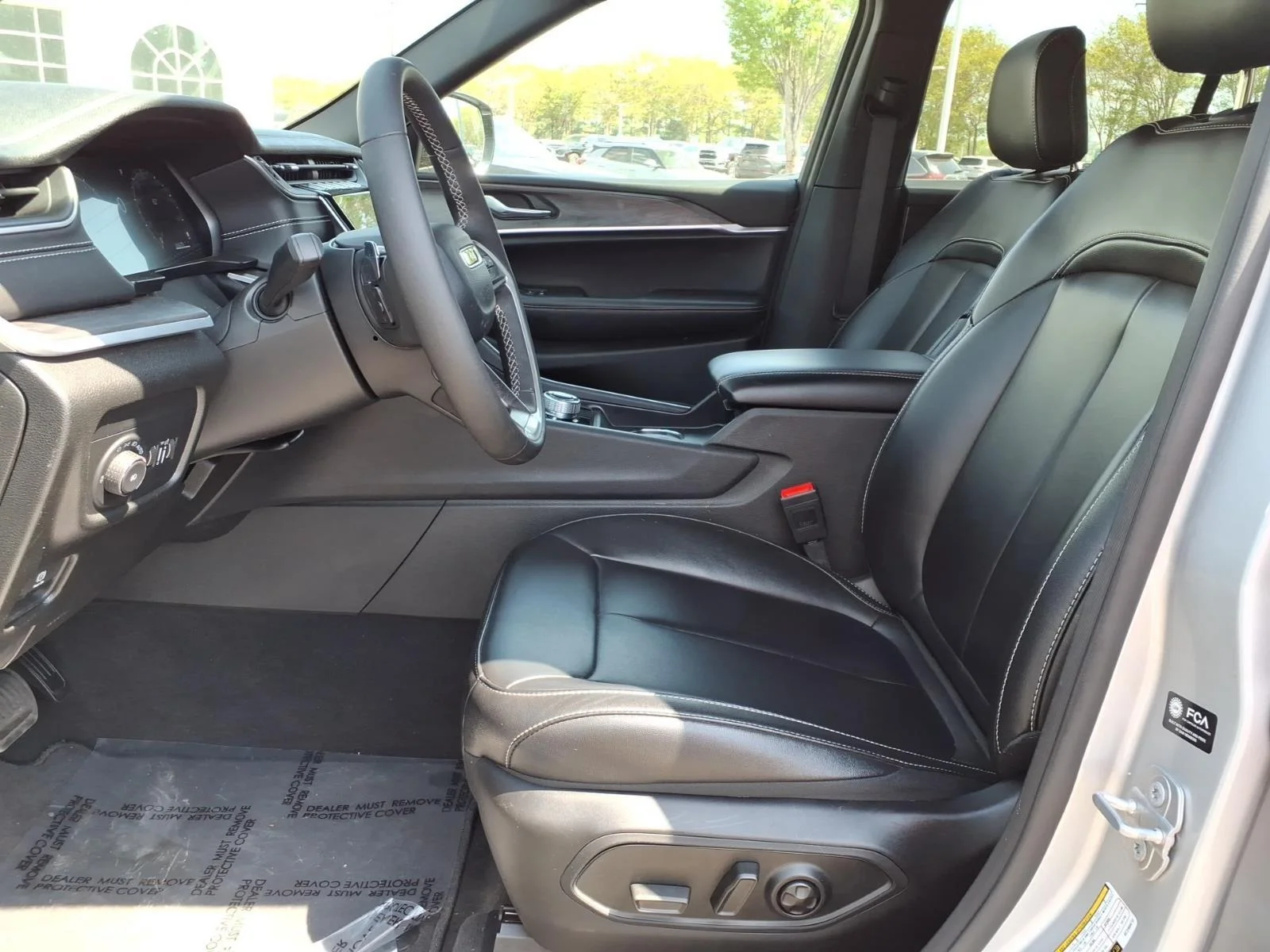 Used 2025 Silver Zynith Jeep Limited image 18